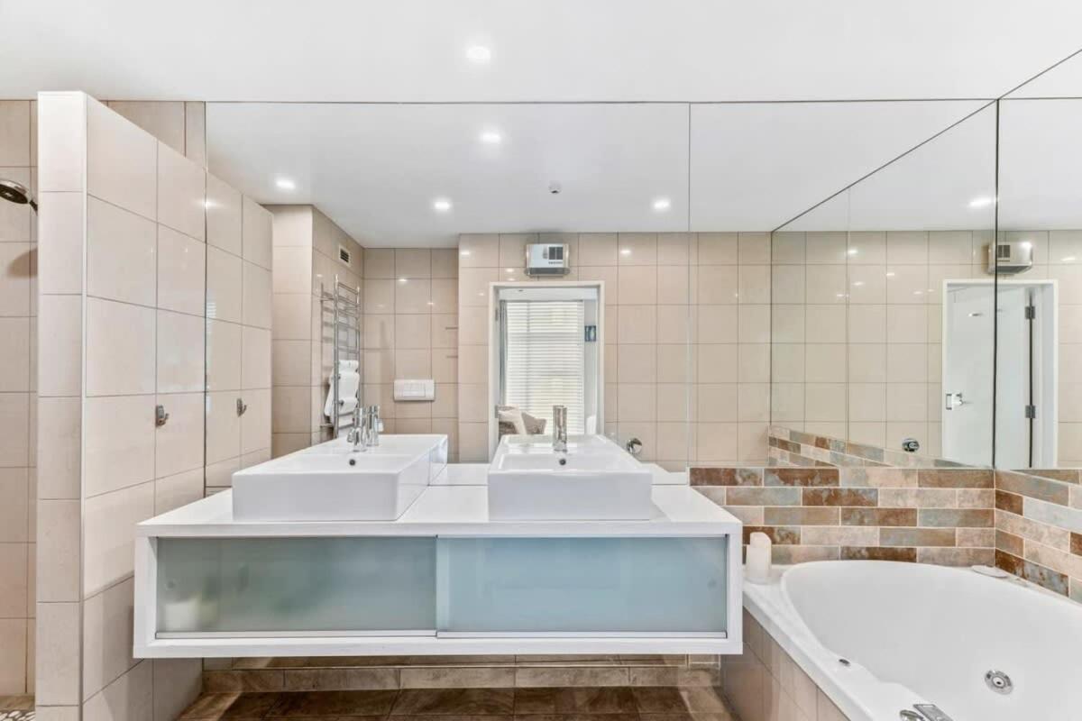 Pembroke Luxury Apartment Ванака Екстер'єр фото